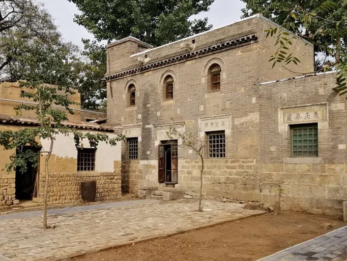 Residential office of the leaders of each column